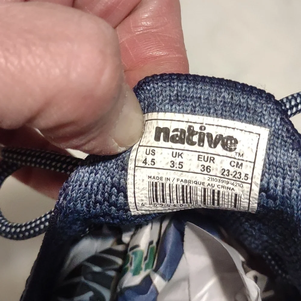 Native shoes for women size 4.5